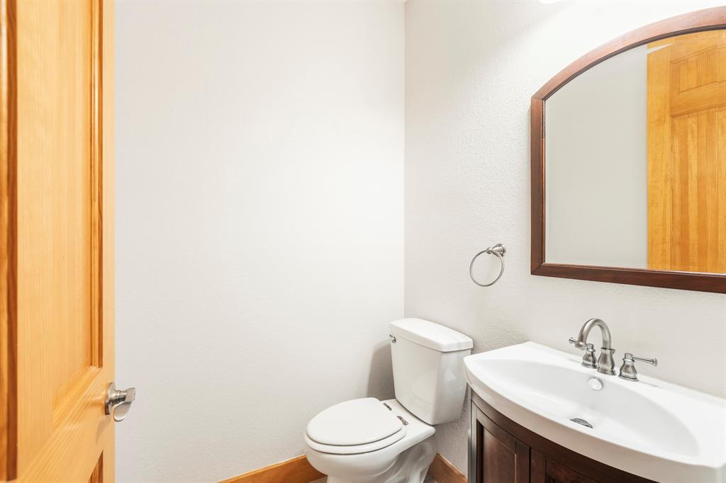 6373 Hidden Oaks Drive Property Photo 28