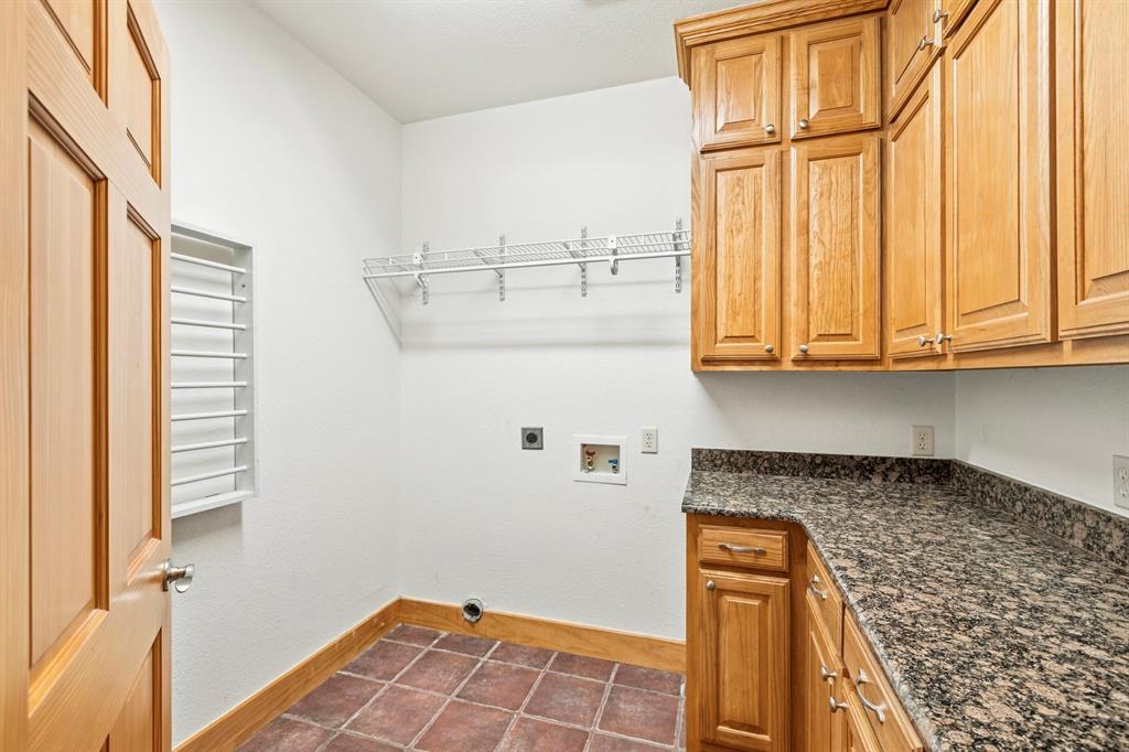 6373 Hidden Oaks Drive Property Photo 32
