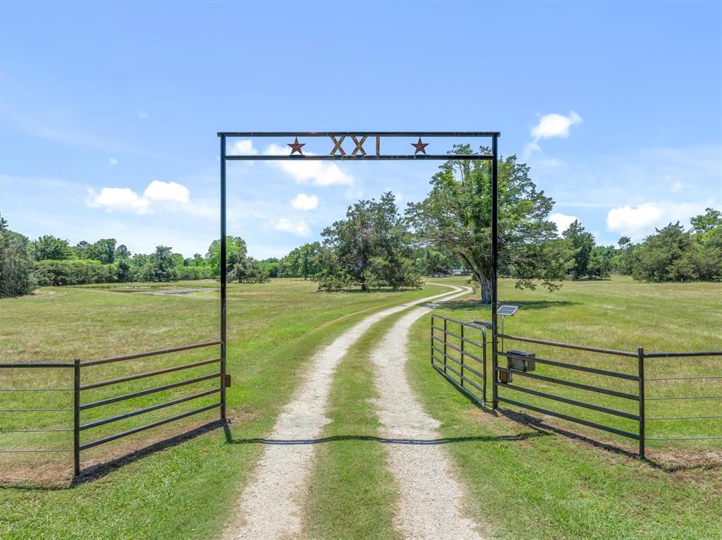 6663 Clearwater Ranch Road Property Photo 3