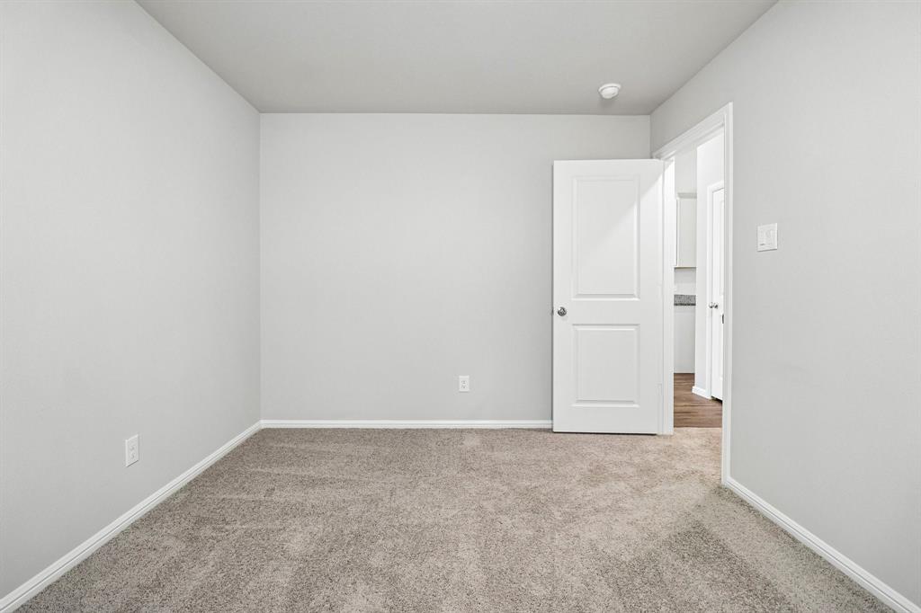 468 Tender Summit Property Photo 28