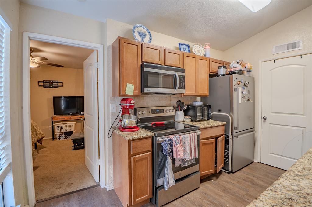 7105 Pineberry Road Property Photo 10