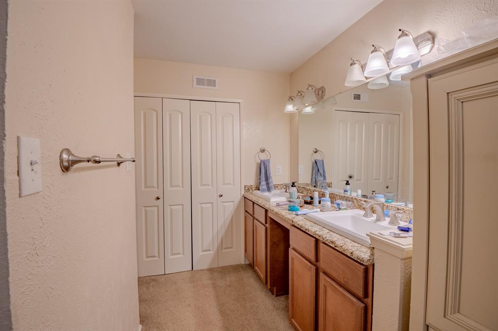 7105 Pineberry Road Property Photo 18
