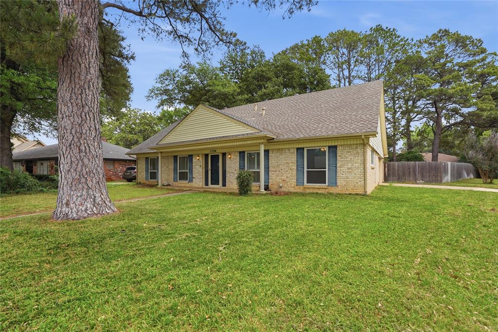 1726 Venetian Circle Property Photo 1