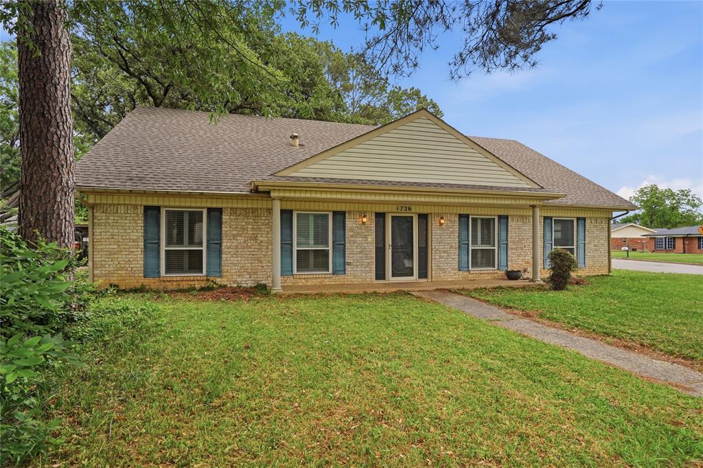 1726 Venetian Circle Property Photo 3