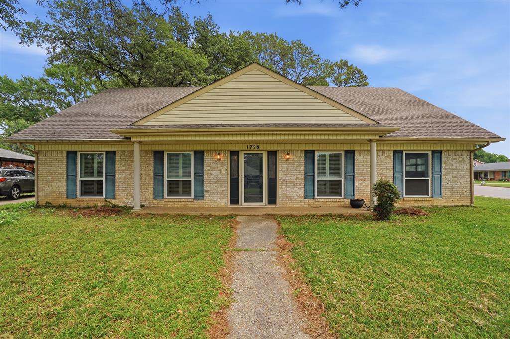 1726 Venetian Circle Property Photo 4