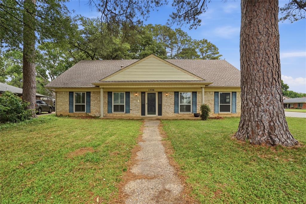 1726 Venetian Circle Property Photo 5