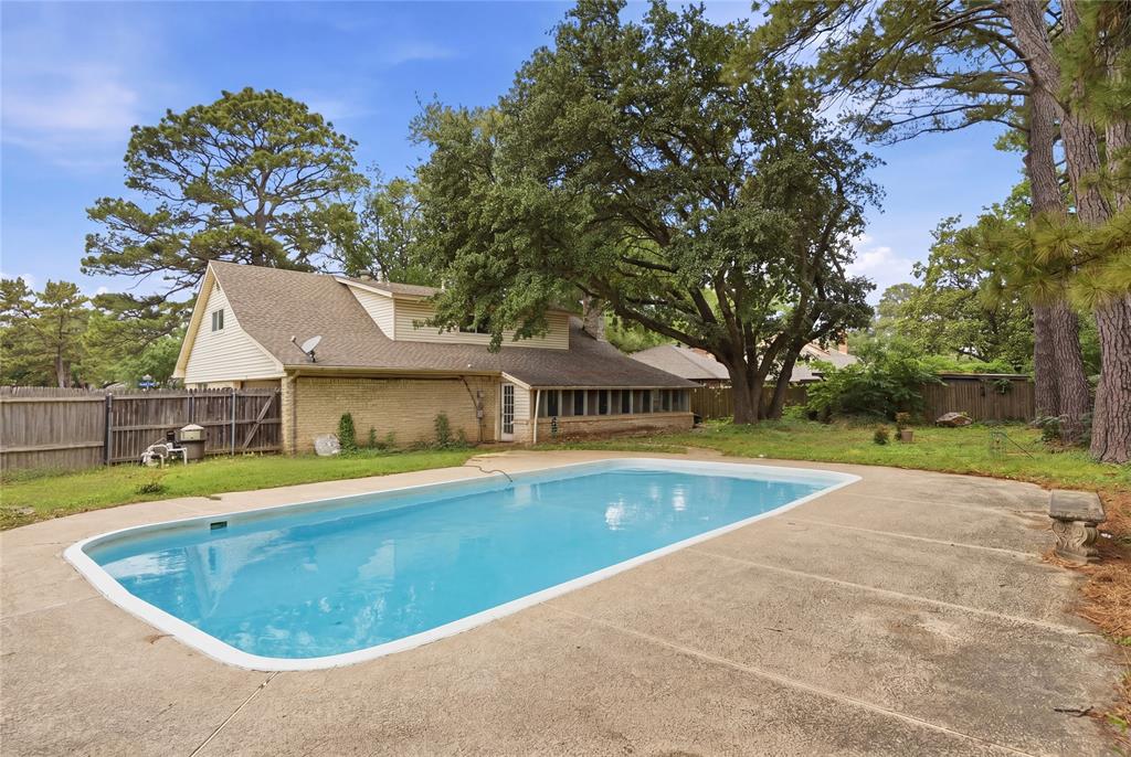 1726 Venetian Circle Property Photo 8