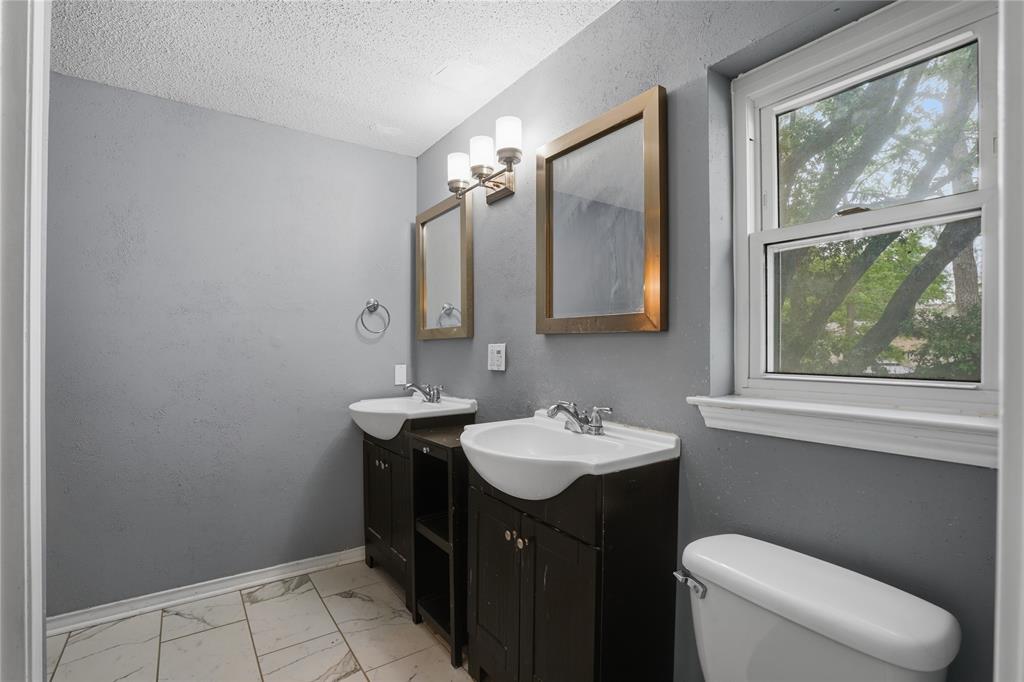 1726 Venetian Circle Property Photo 12