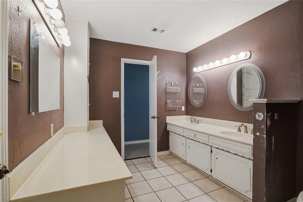 1726 Venetian Circle Property Photo 31