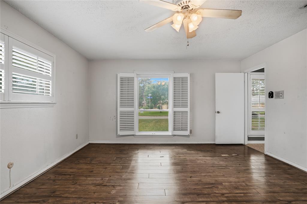 1726 Venetian Circle Property Photo 32