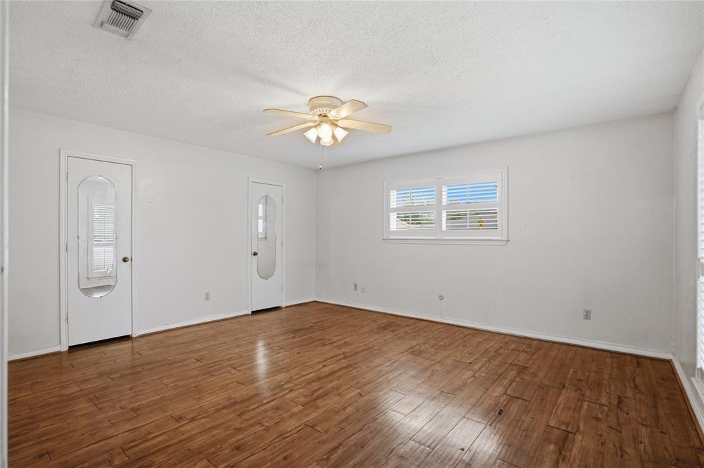 1726 Venetian Circle Property Photo 35