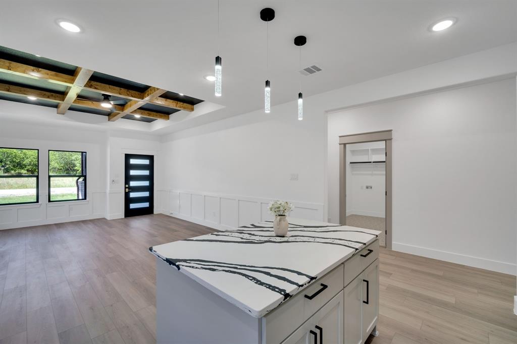 312 Matthew Street Property Photo 10