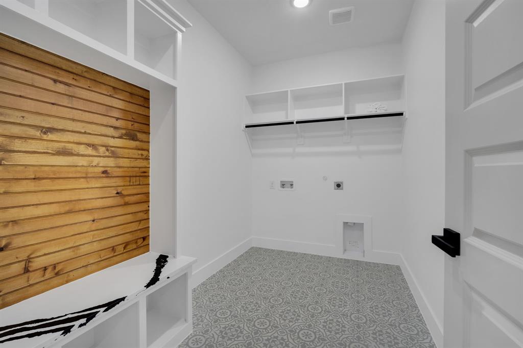 312 Matthew Street Property Photo 13