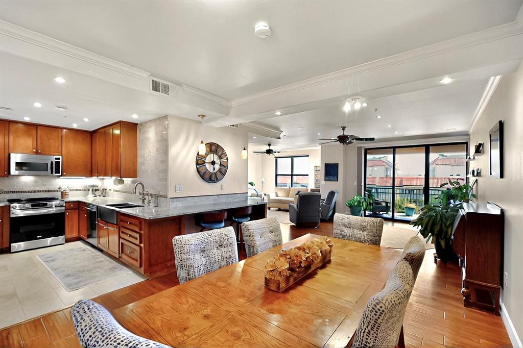 330 Las Colinas Boulevard 602 Property Photo 1