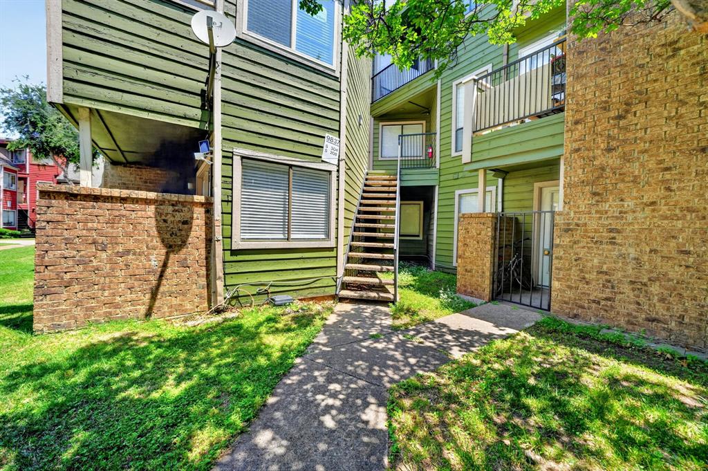 9837 Walnut Street 208 Property Photo 13