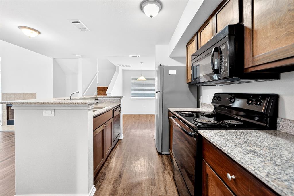 9837 Walnut Street 208 Property Photo 17