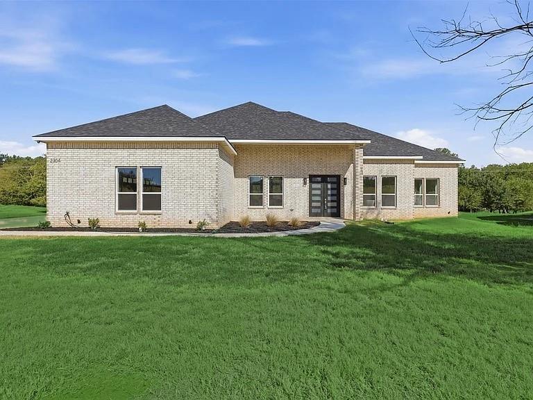 2304 Candlestick Drive Property Photo 1