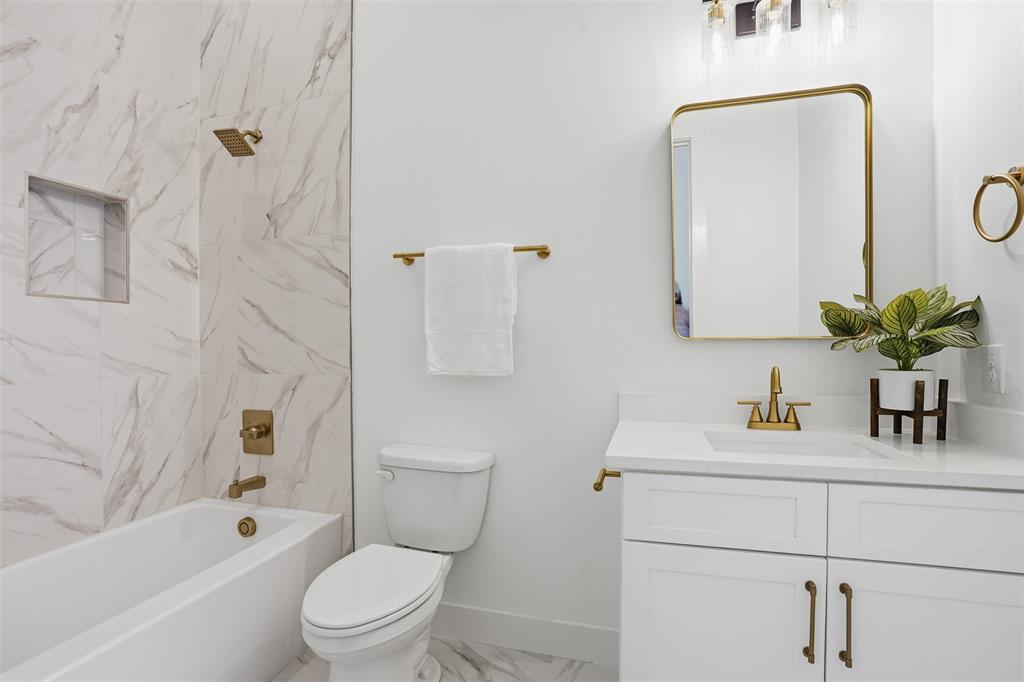 2304 Candlestick Drive Property Photo 6