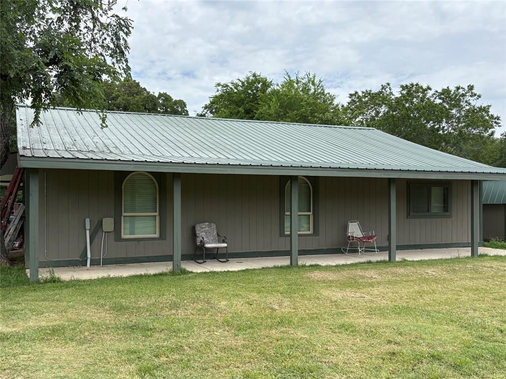2212 County Road 4128 Property Photo 1