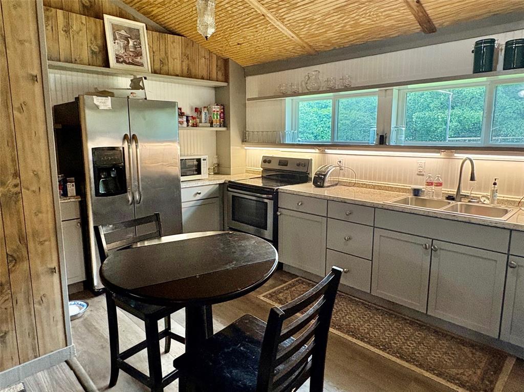 2212 County Road 4128 Property Photo 27