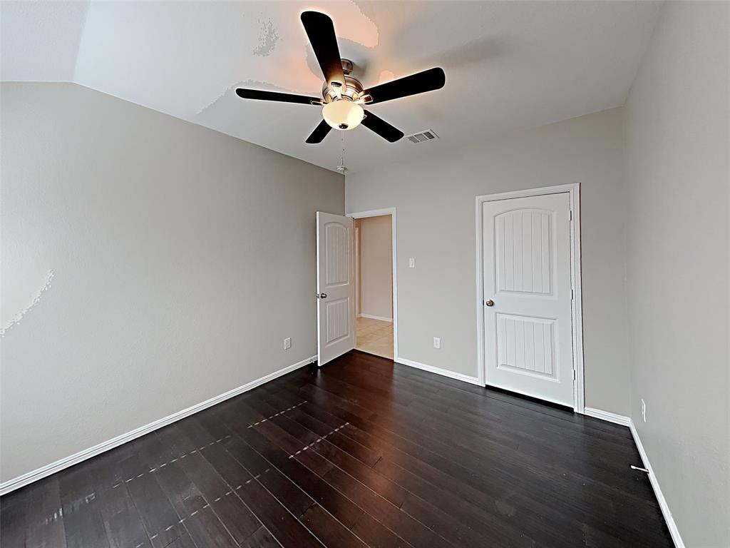 900 Walls Boulevard Property Photo 2