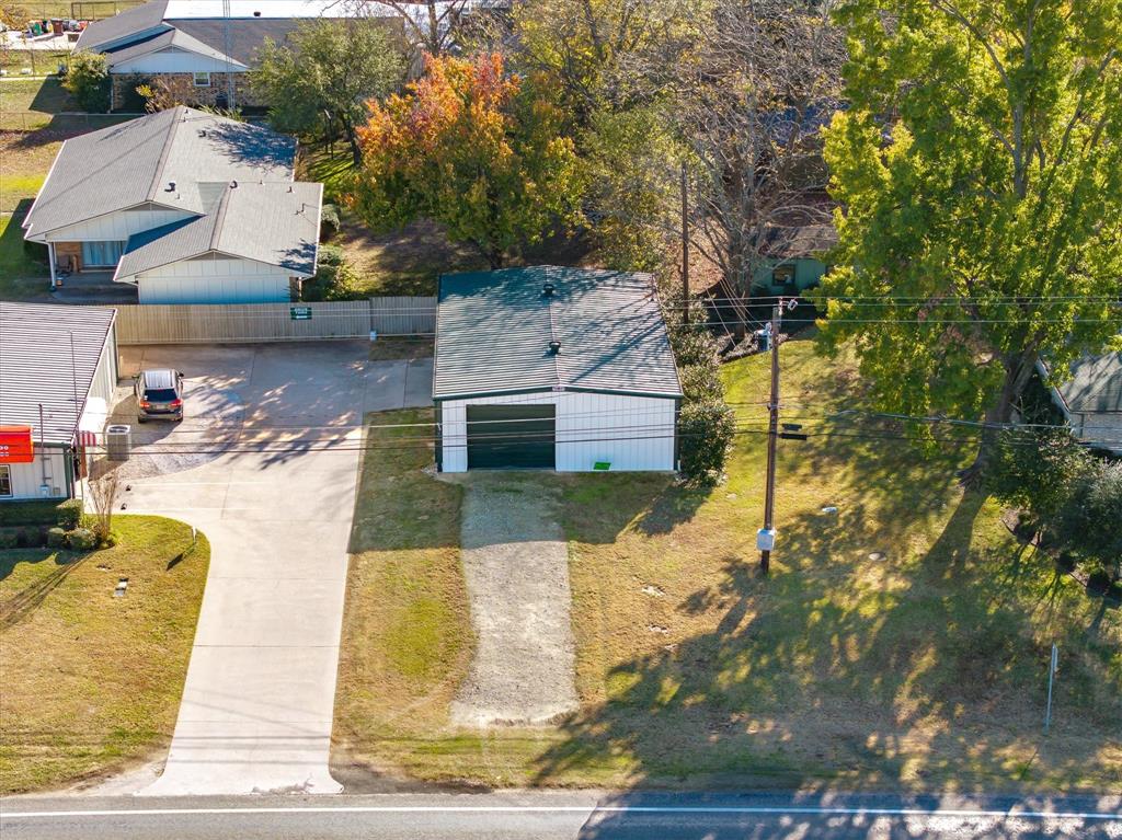 573 W State Highway 243 Property Photo 1