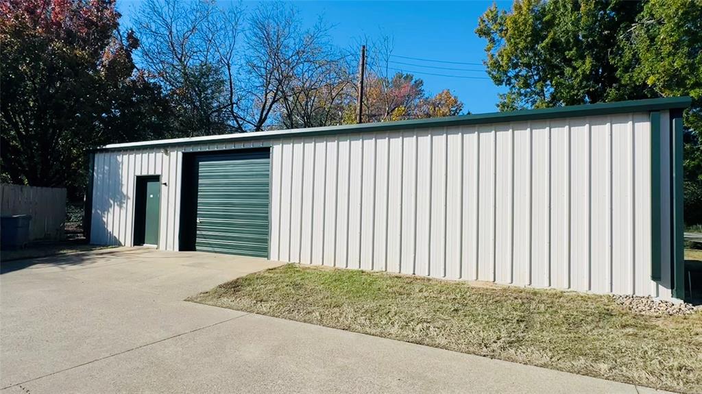 573 W State Highway 243 Property Photo 17