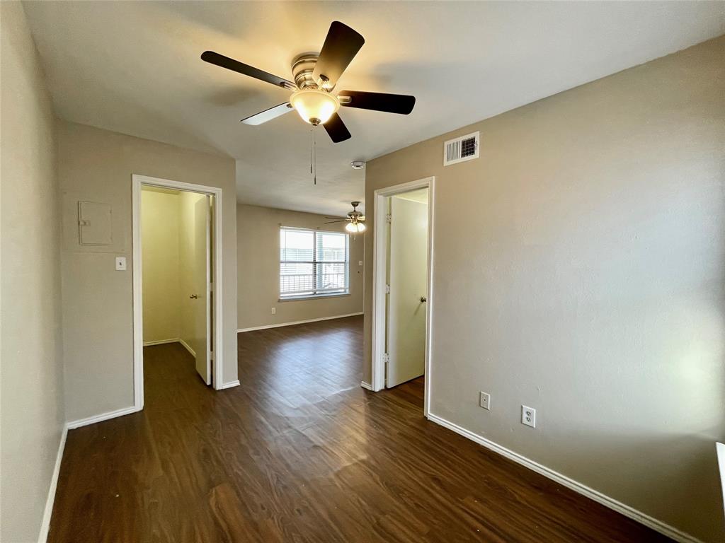2526 W Prairie Street 203 Property Photo 6