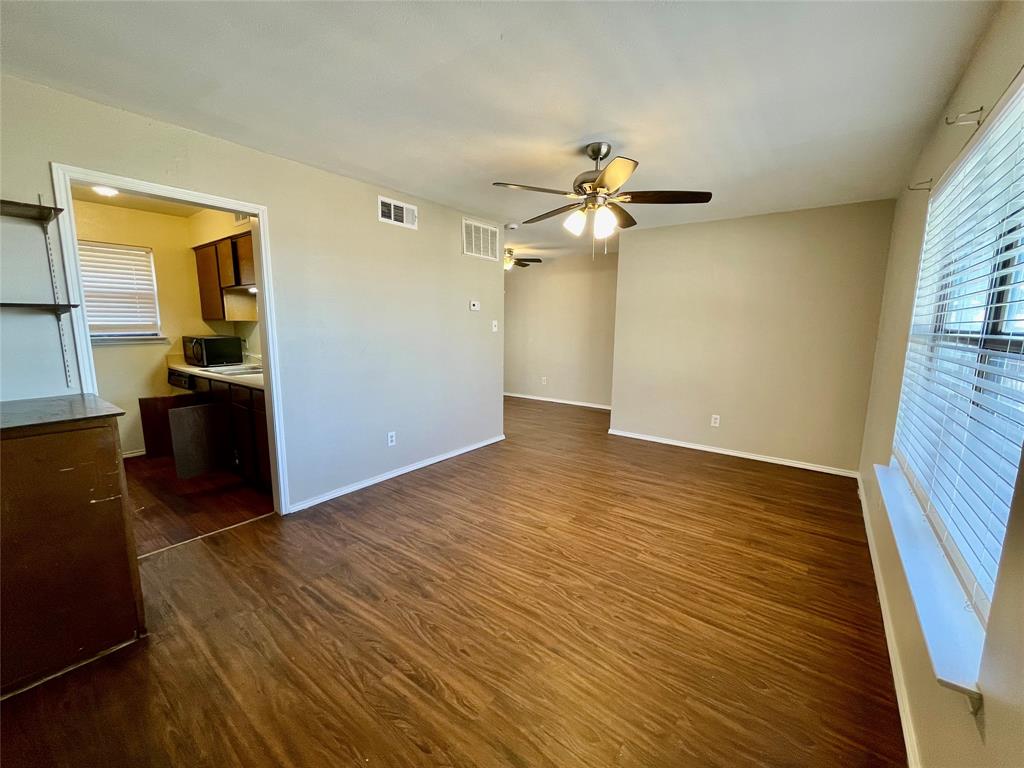 2526 W Prairie Street 203 Property Photo 8