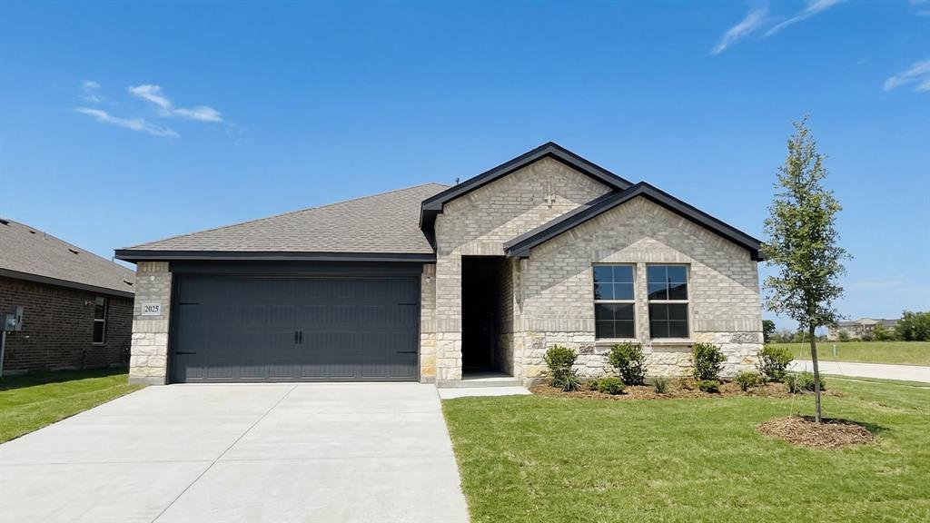 2025 Hearn Drive Property Photo 1