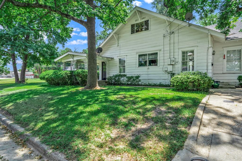 605 Davis Street Property Photo 6