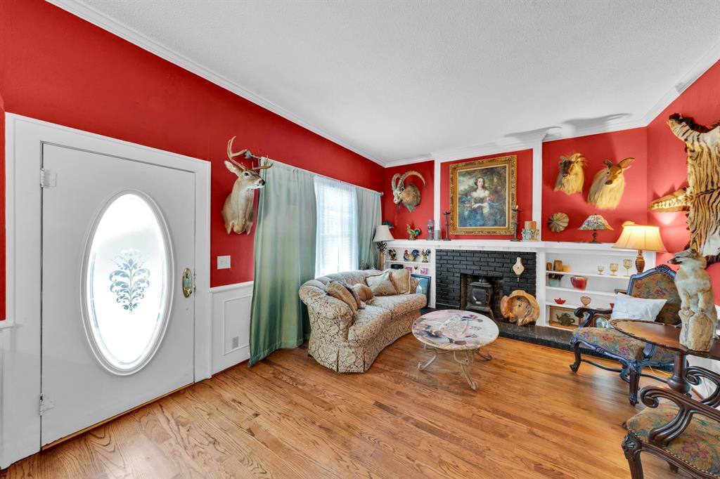 605 Davis Street Property Photo 7