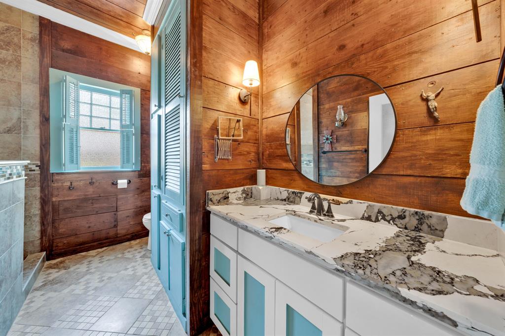 605 Davis Street Property Photo 18