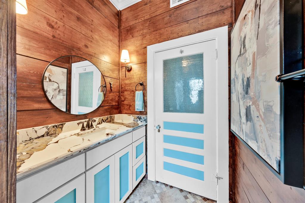 605 Davis Street Property Photo 19