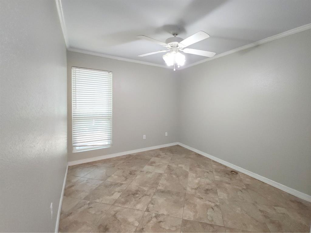 245 Settlers Park Drive Property Photo 6