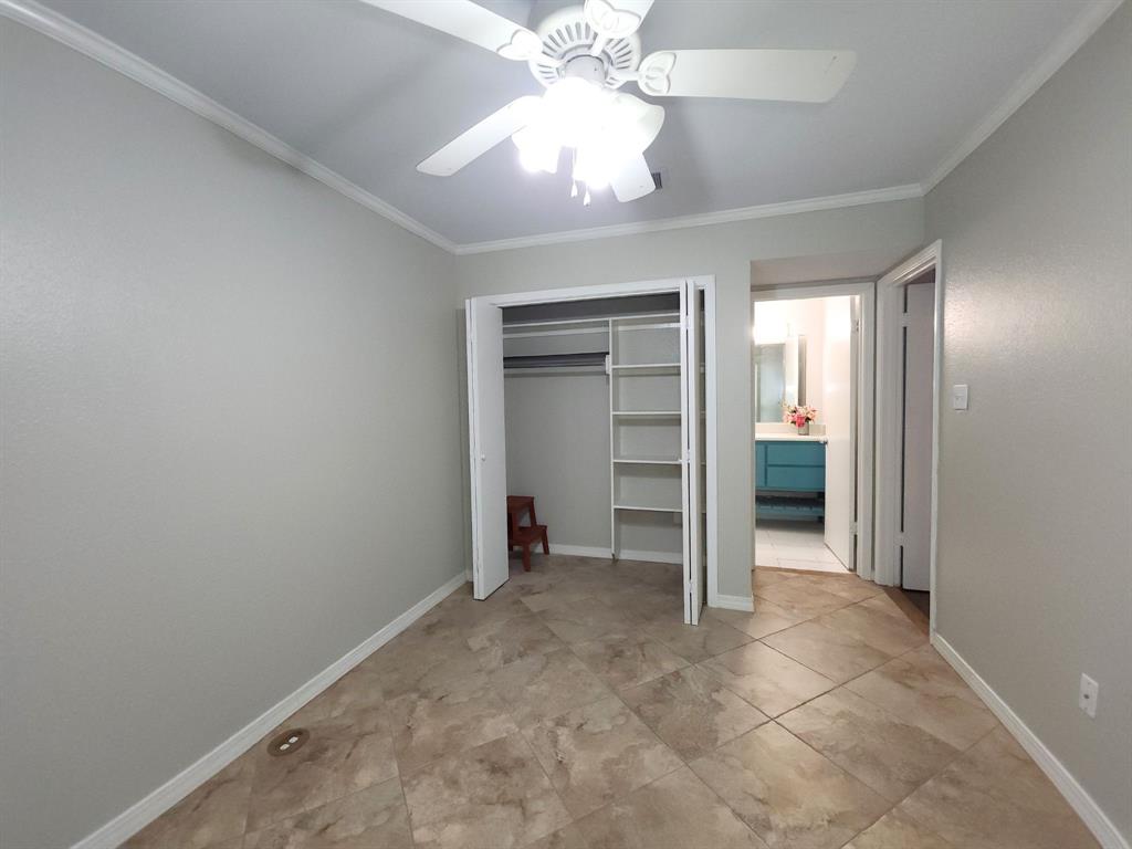 245 Settlers Park Drive Property Photo 8