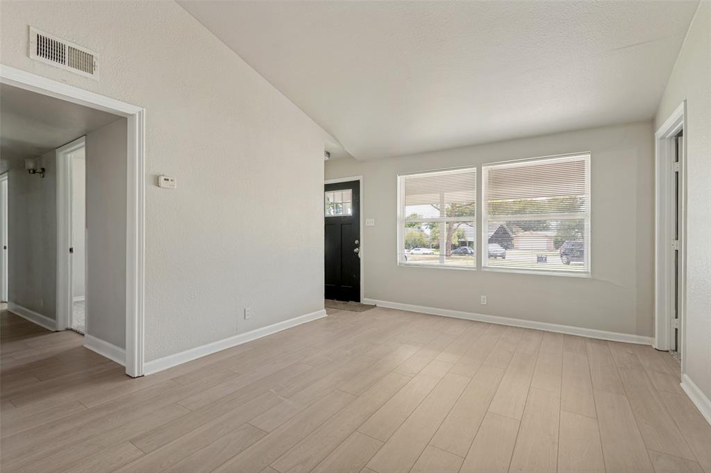 3221 Ridgeview Circle Property Photo 2