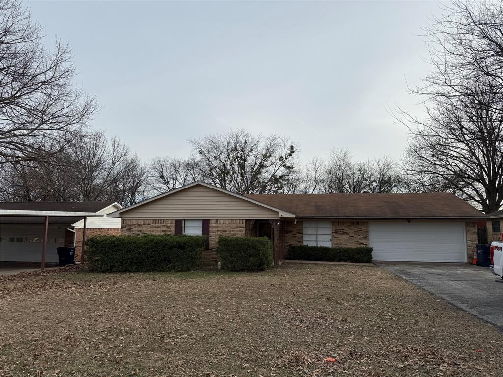 415 W Highland Drive Property Photo 1