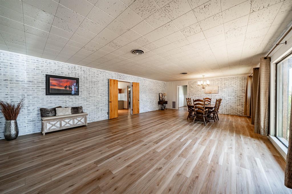 514 W Lake Drive Property Photo 5