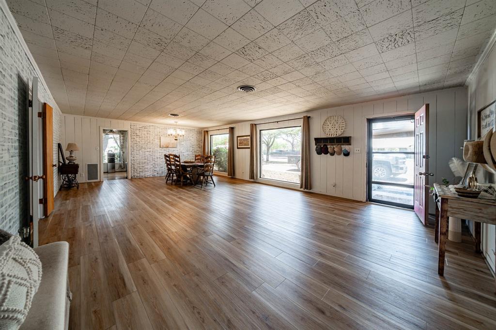 514 W Lake Drive Property Photo 6