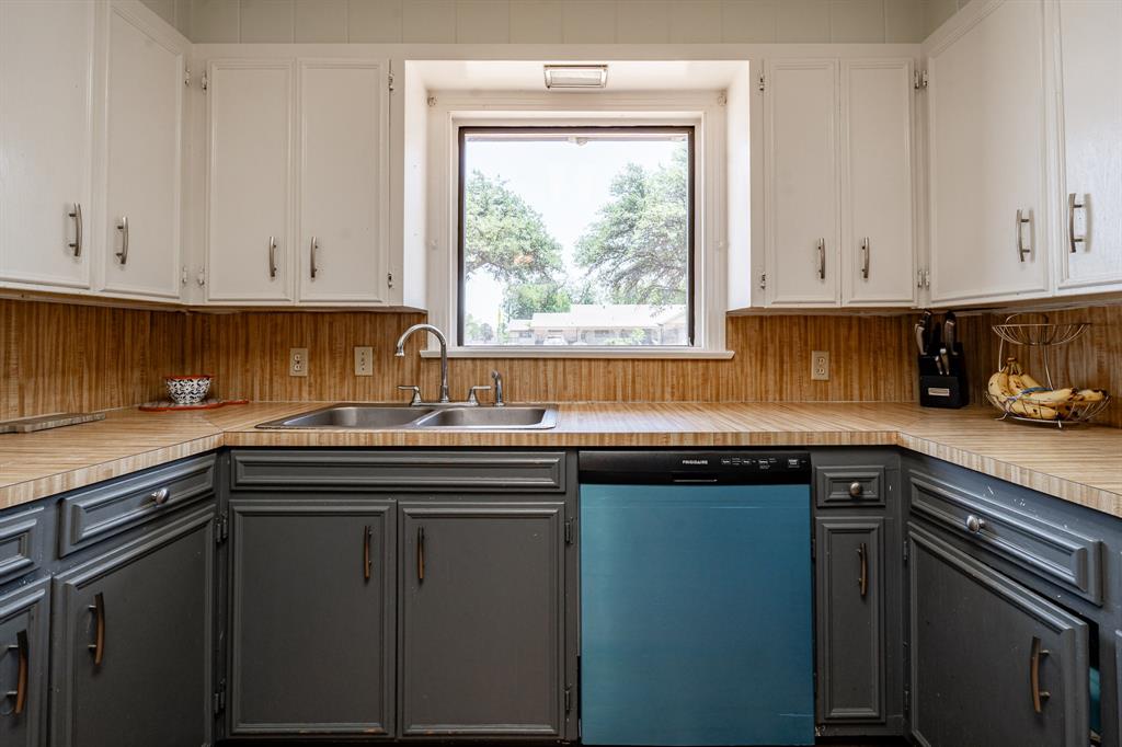 514 W Lake Drive Property Photo 17