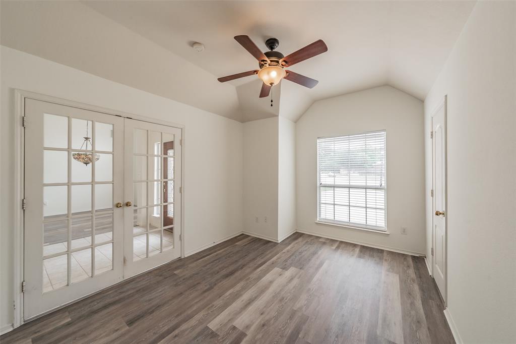 1534 Spring Lake Drive Property Photo 6