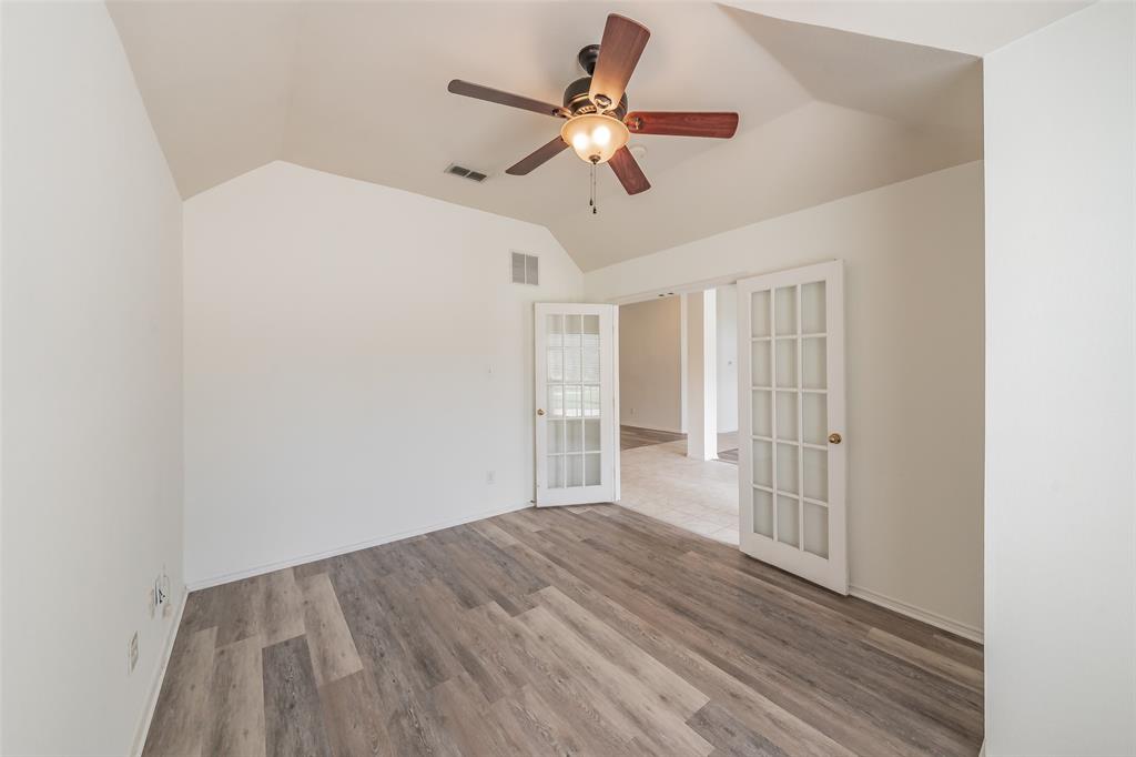 1534 Spring Lake Drive Property Photo 7