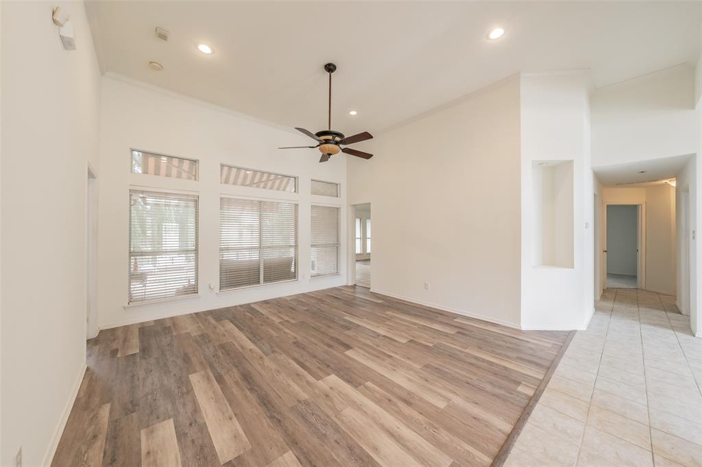 1534 Spring Lake Drive Property Photo 8