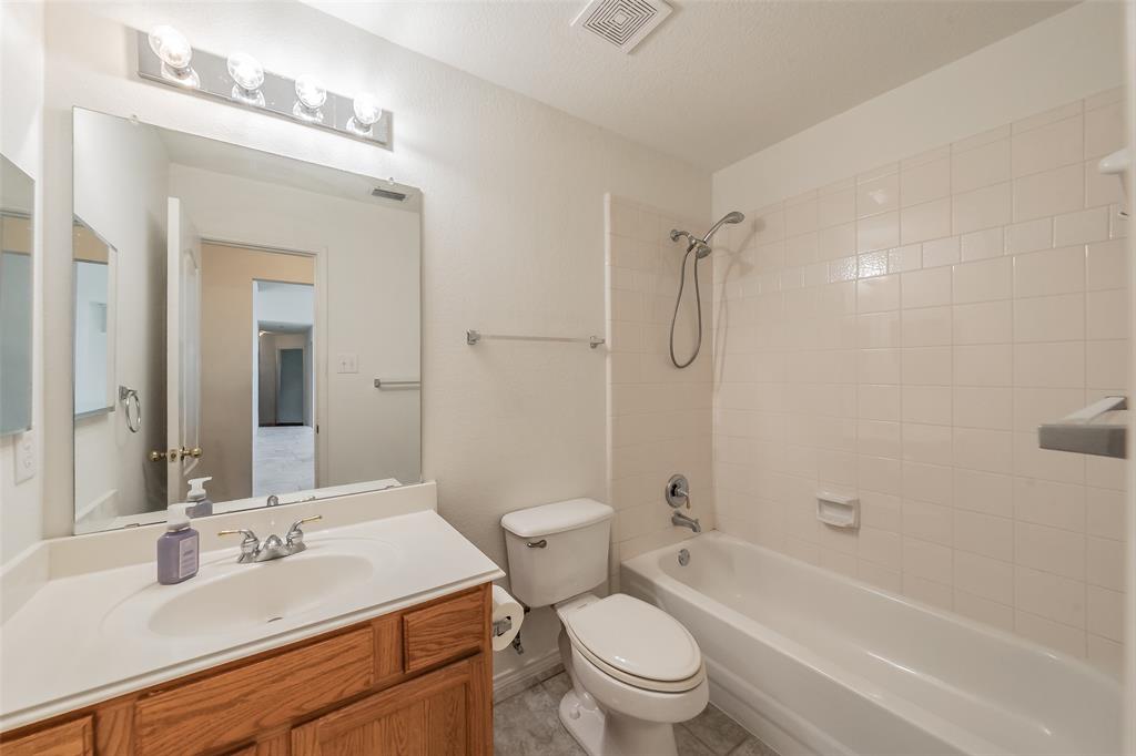 1534 Spring Lake Drive Property Photo 10