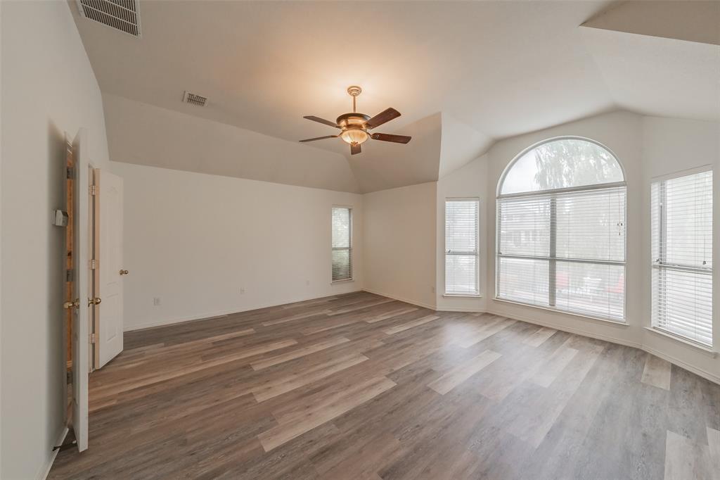 1534 Spring Lake Drive Property Photo 11