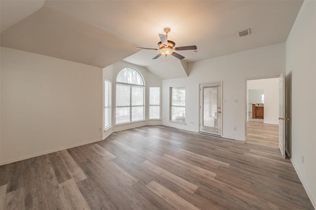 1534 Spring Lake Drive Property Photo 12