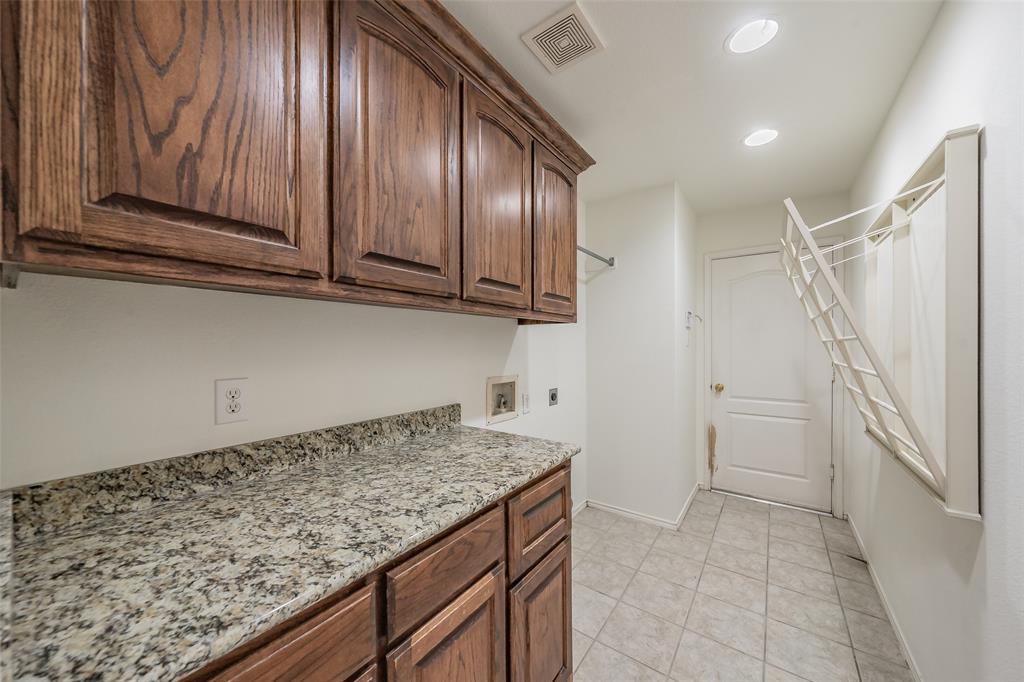 1534 Spring Lake Drive Property Photo 17