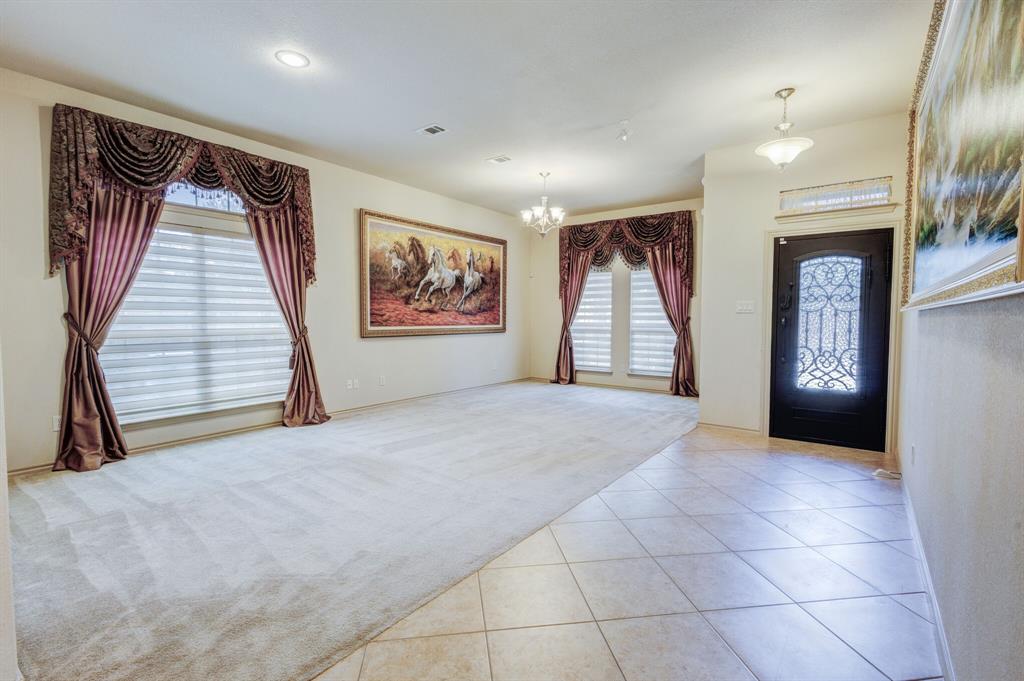 1004 Keats Drive Property Photo 2