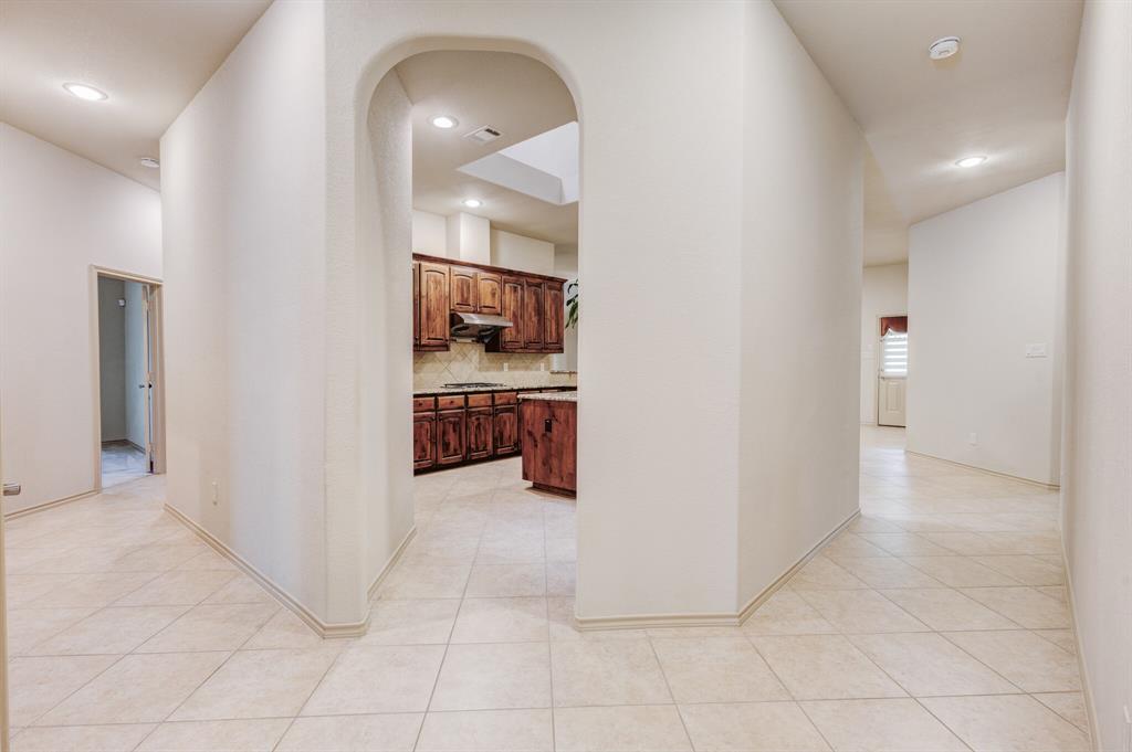 1004 Keats Drive Property Photo 6
